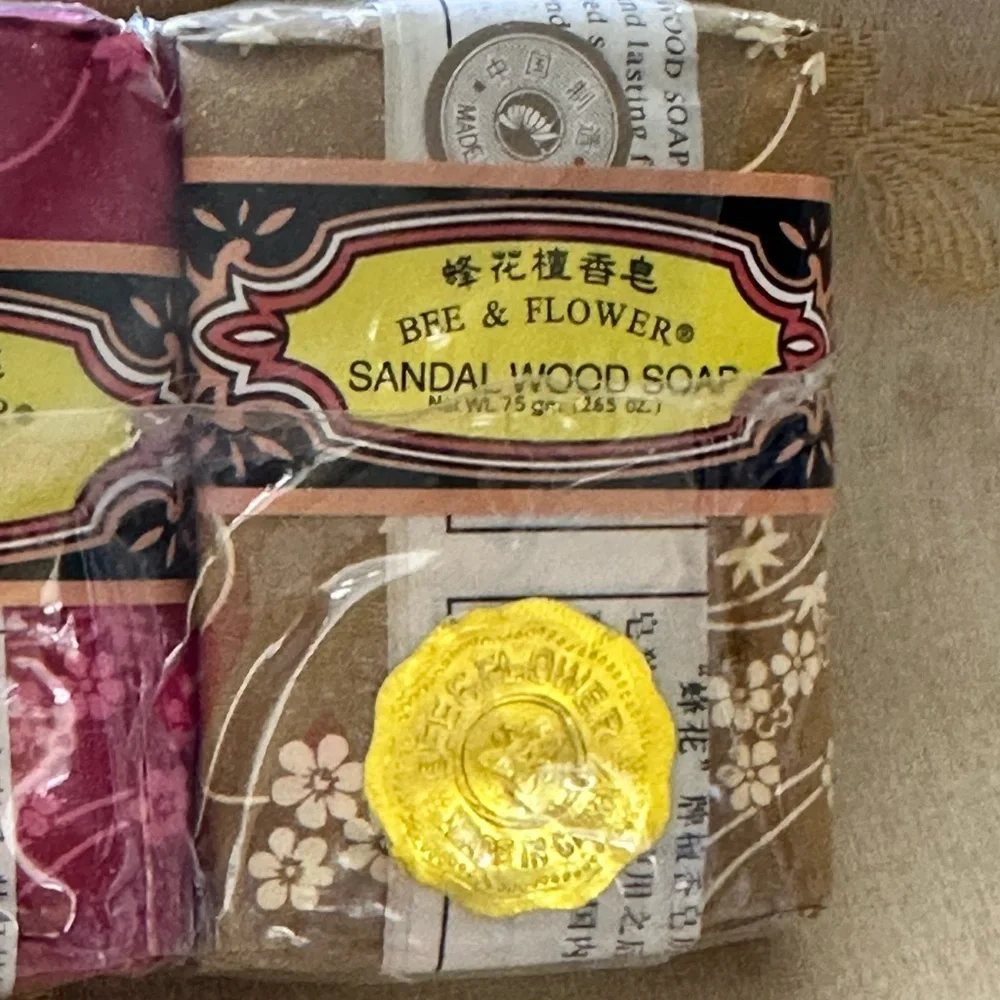 Bee & Flower 4 Pack Ginseng / Jasmine / Rose / Sandalwood Soaps.